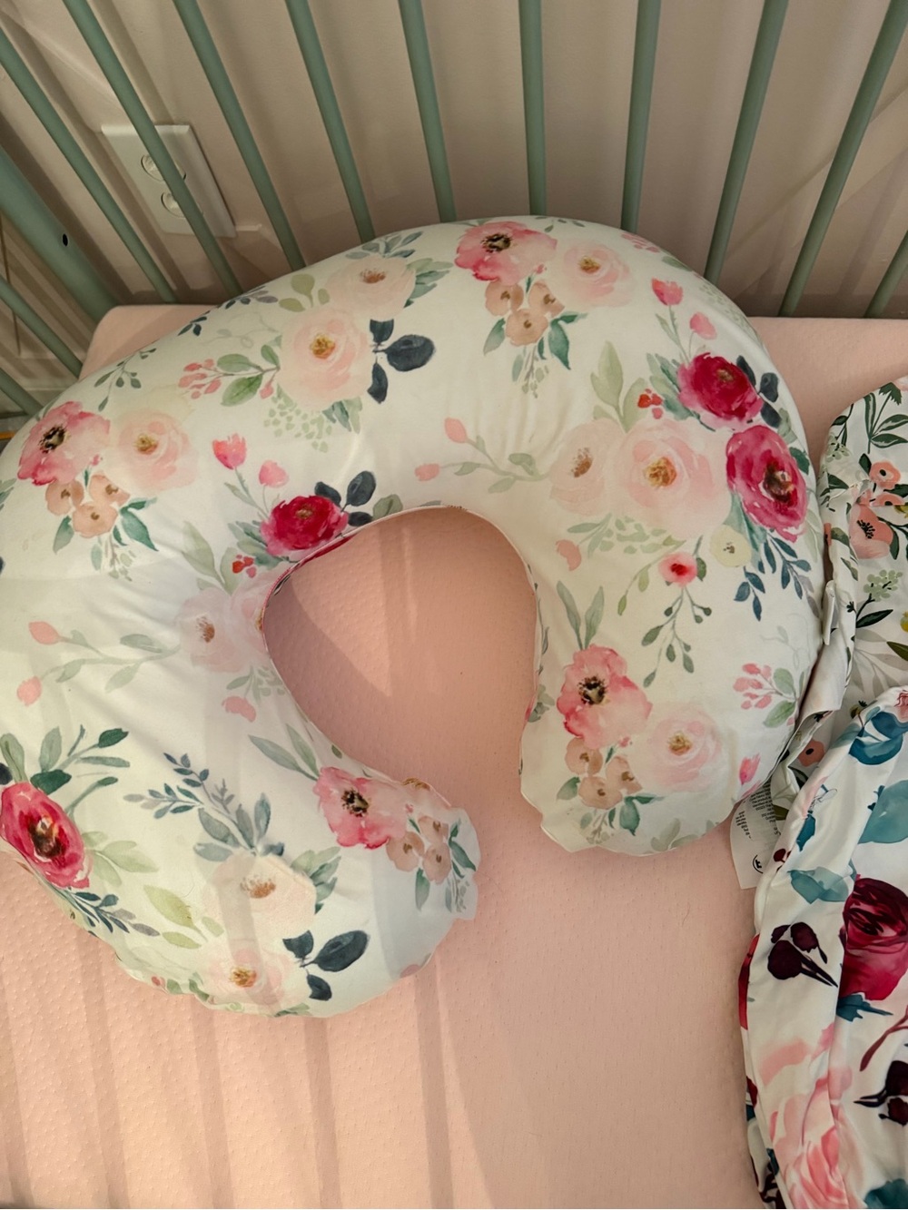Nursing pillow with 3 covers all brand new unused